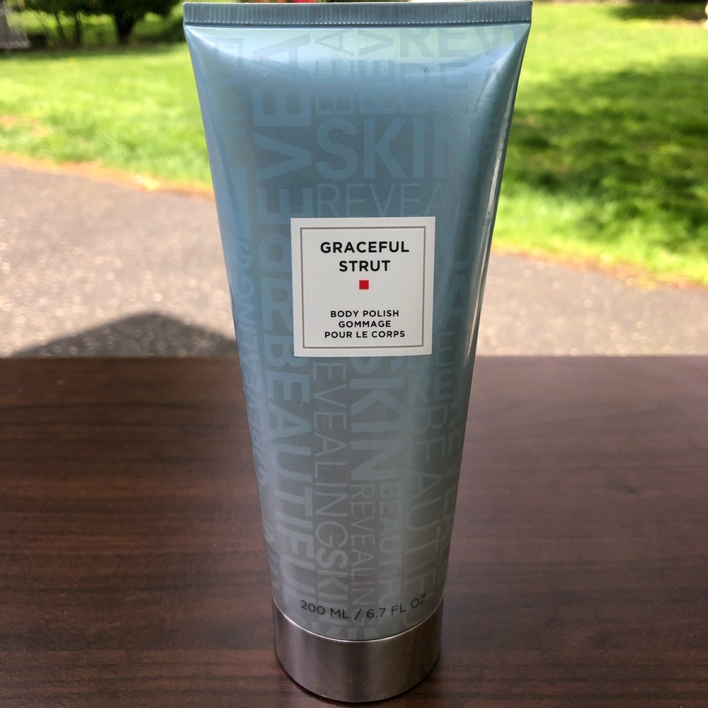 European Wax Center Graceful Strut Body Polish